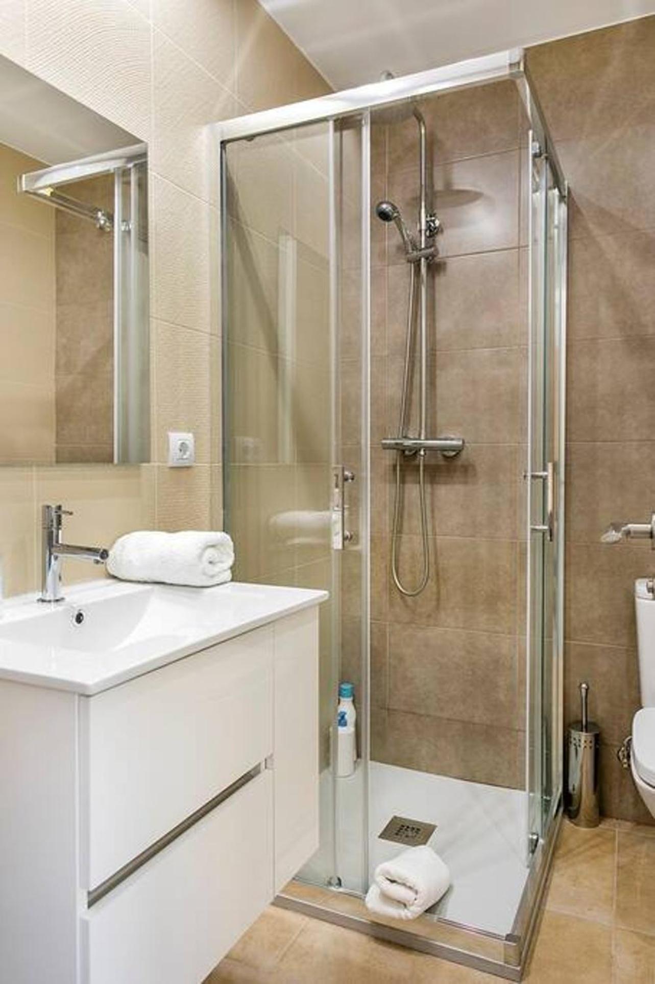 Appartamento Cozy&New With Terrace L'Hospitalet de Llobregat Esterno foto