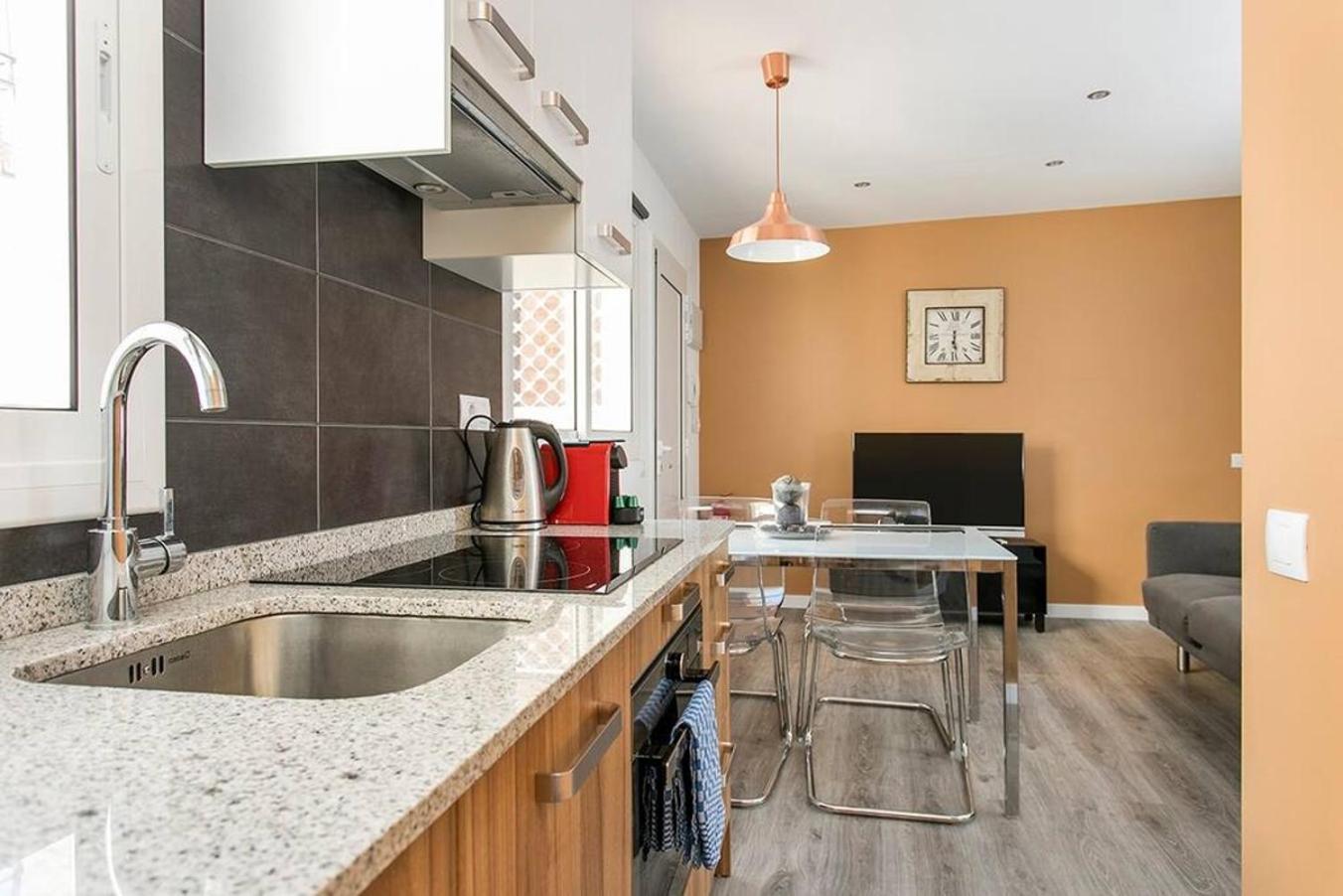 Appartamento Cozy&New With Terrace L'Hospitalet de Llobregat Esterno foto