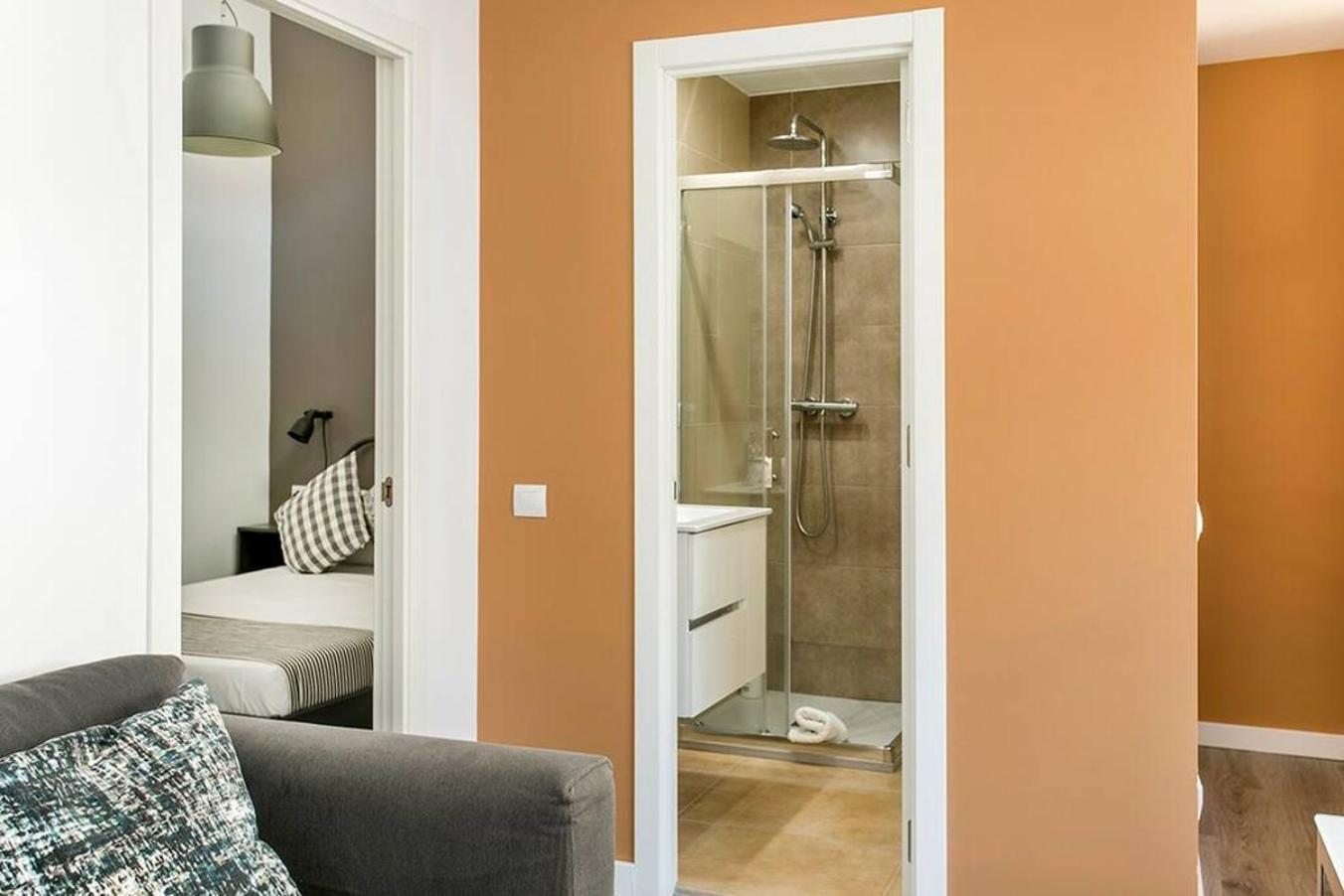Appartamento Cozy&New With Terrace L'Hospitalet de Llobregat Esterno foto
