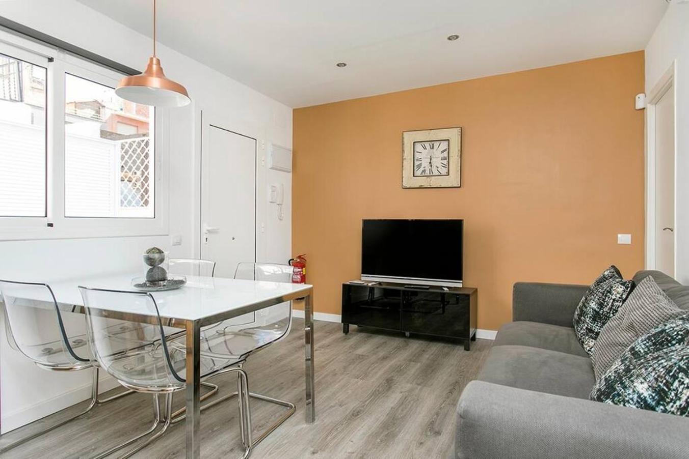 Appartamento Cozy&New With Terrace L'Hospitalet de Llobregat Esterno foto